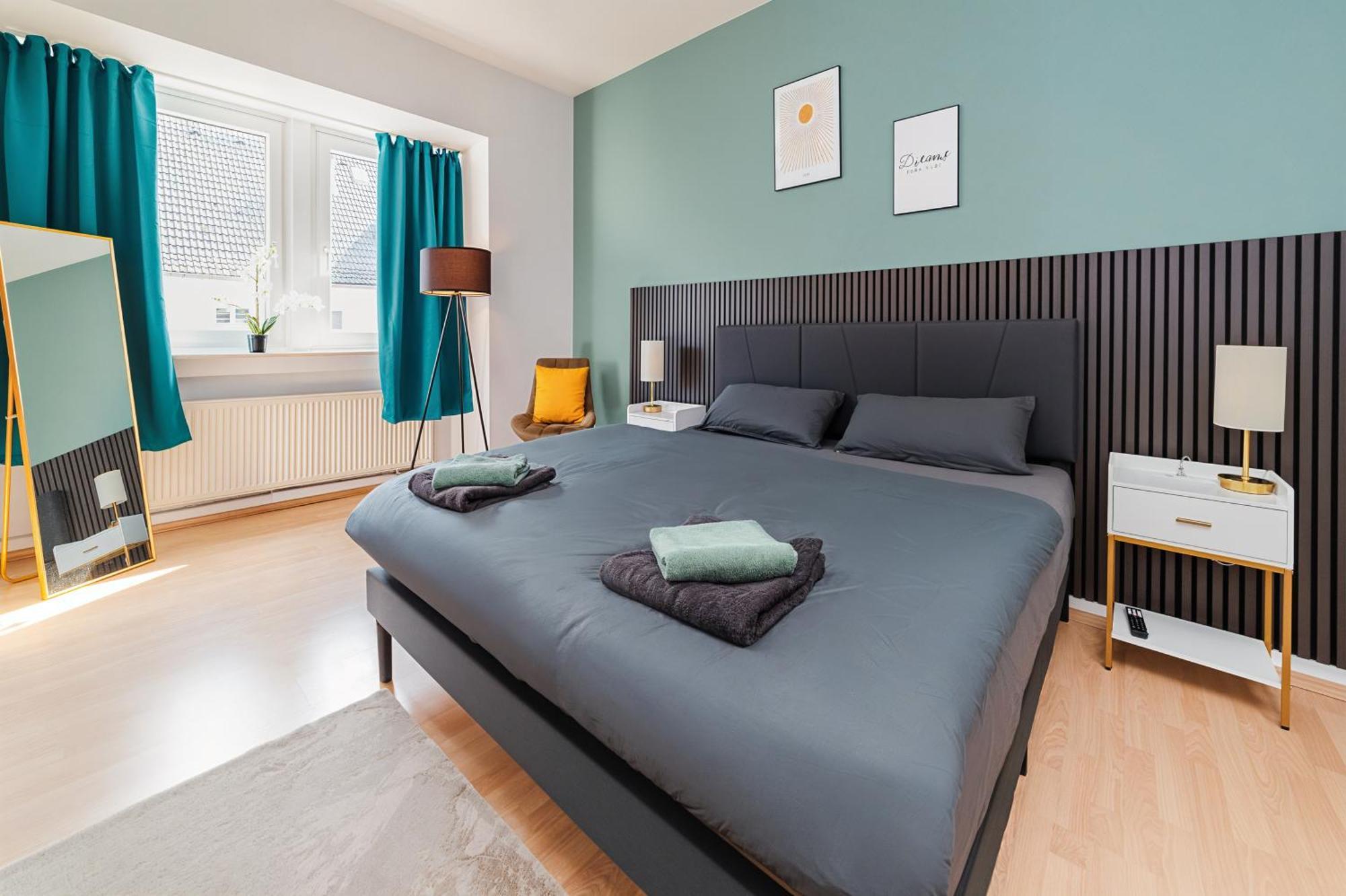Smart Home - Essen - Perfect For 5 Guests! Central - Balcony - Netflix - Free Parking Zone ภายนอก รูปภาพ